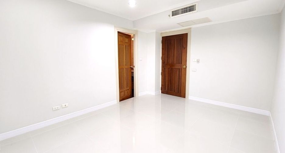 For sale 3 bedrooms condo in Cha Am, Phetchaburi