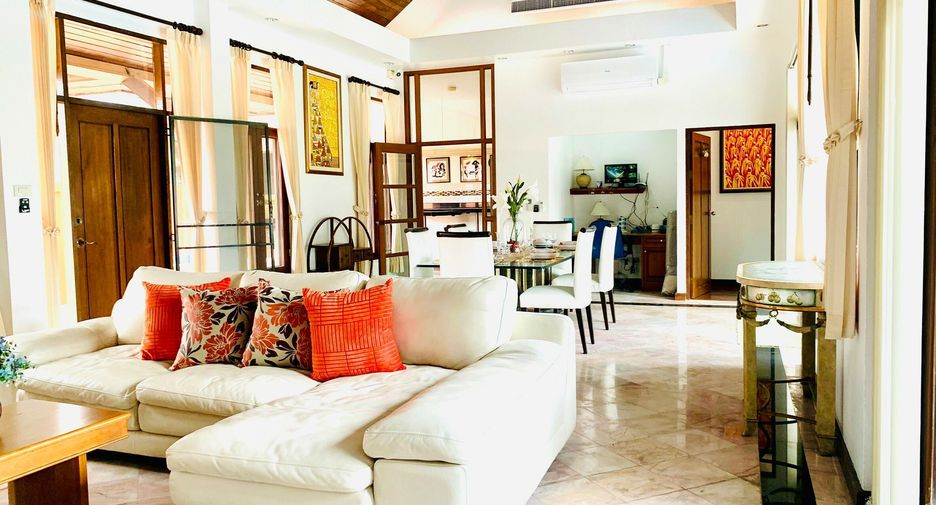 For rent 3 bedrooms villa in Bang Lamung, Chonburi