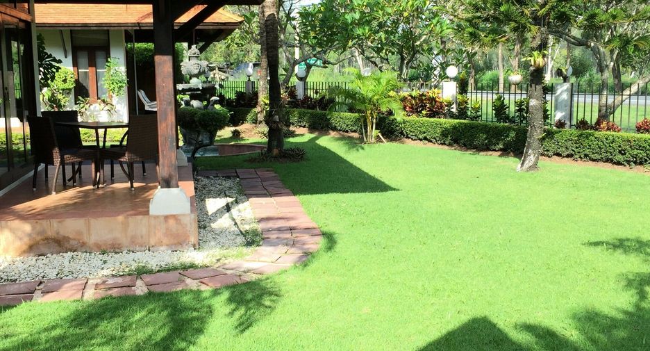 For rent 3 bedrooms villa in Bang Lamung, Chonburi