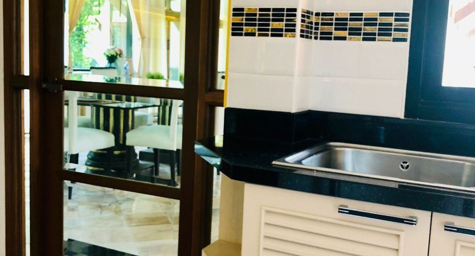 For rent 3 bedrooms villa in Bang Lamung, Chonburi