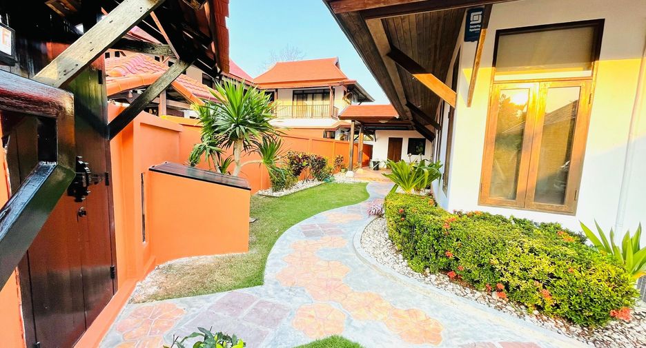 For rent 3 bedrooms villa in Bang Lamung, Chonburi