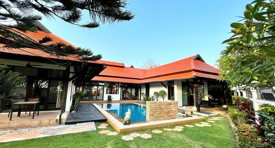 For rent 3 bedrooms villa in Bang Lamung, Chonburi