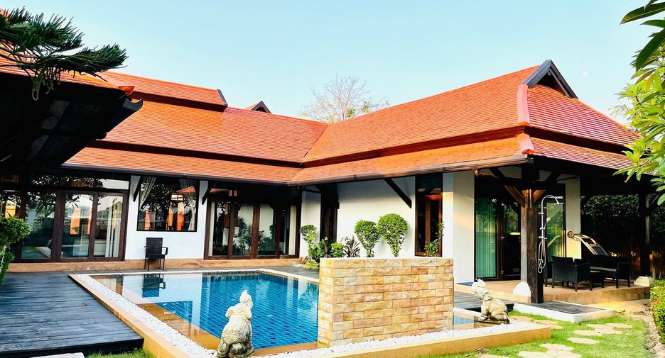 For rent 3 bedrooms villa in Bang Lamung, Chonburi