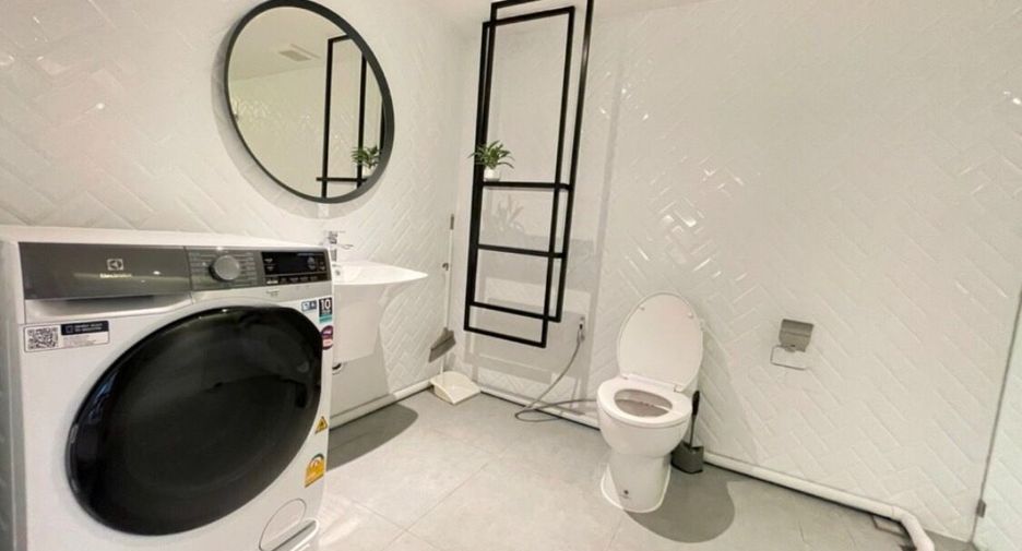 For sale 2 bedrooms condo in Bang Rak, Bangkok