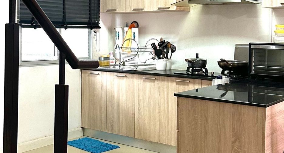 For sale 3 bedrooms townhouse in Mae Rim, Chiang Mai