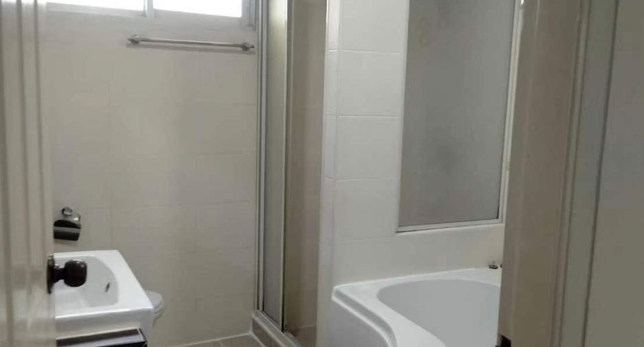For sale and for rent 3 bedrooms condo in Yan Nawa, Bangkok