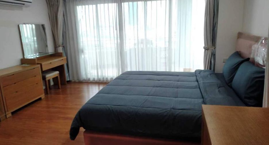 For sale and for rent 3 bedrooms condo in Yan Nawa, Bangkok