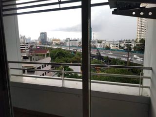 For sale and for rent 3 bedrooms condo in Yan Nawa, Bangkok