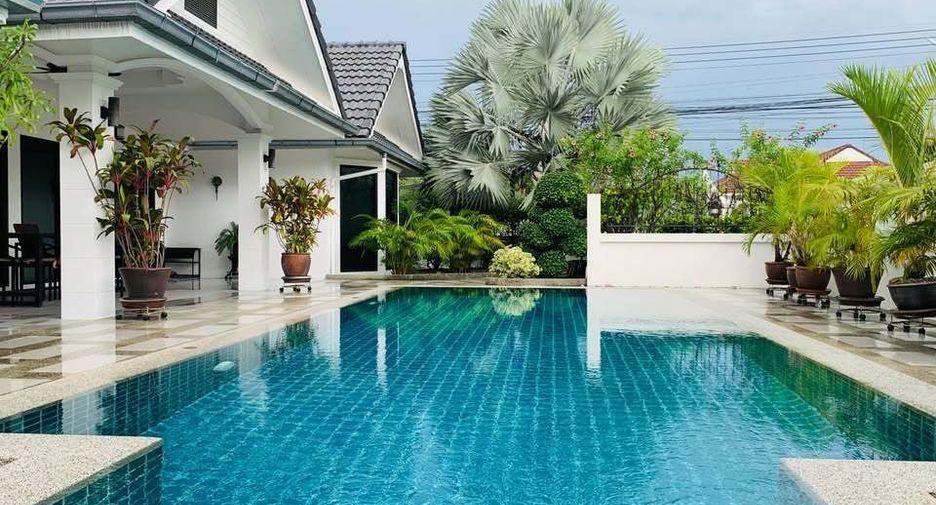 For rent 3 bedrooms villa in Cha Am, Phetchaburi