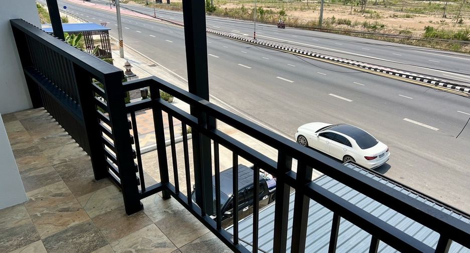 For sale and for rent 3 bedrooms townhouse in Hua Hin, Prachuap Khiri Khan