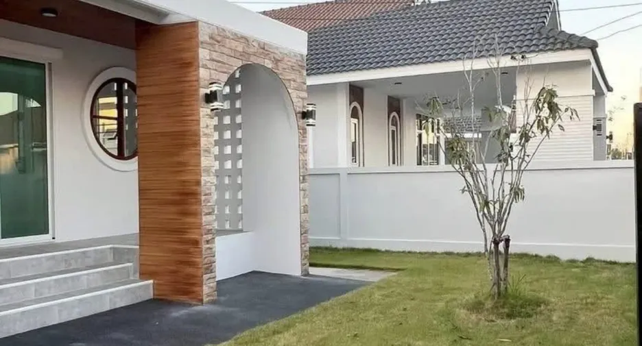 For rent 3 bedrooms house in Saraphi, Chiang Mai