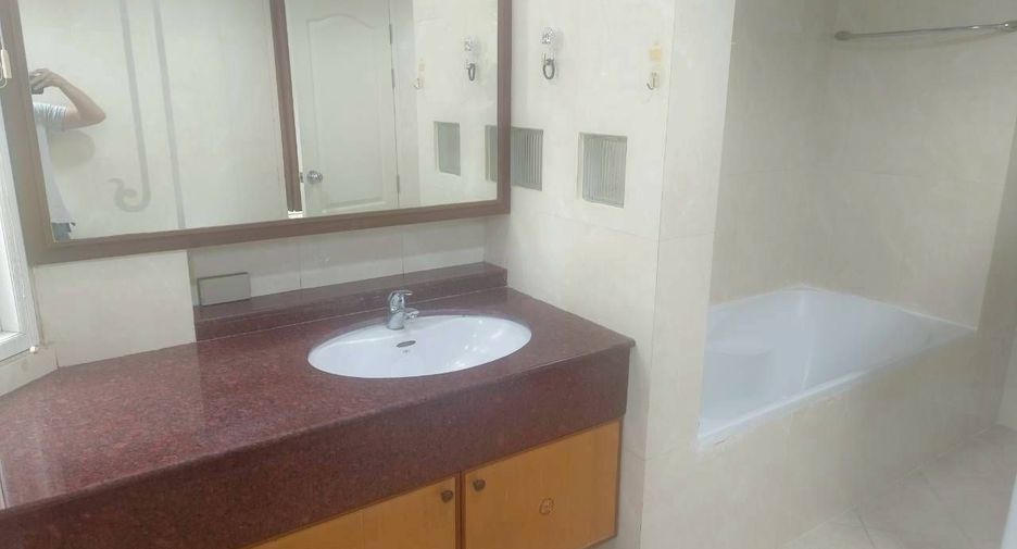 For sale 4 ベッドルーム house in Suan Luang, Bangkok