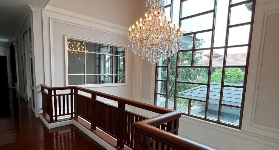 For sale 5 bedrooms house in Suan Luang, Bangkok