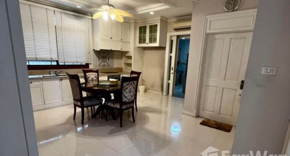 For sale 5 bedrooms house in Suan Luang, Bangkok