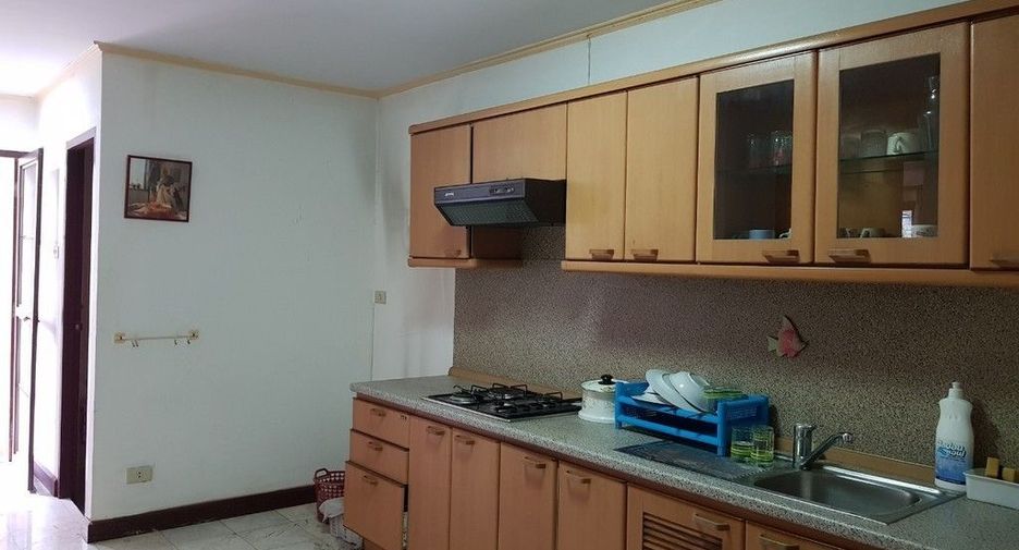 Casa adosada en venta de 5 habitaciones en San Sai, Chiang Mai