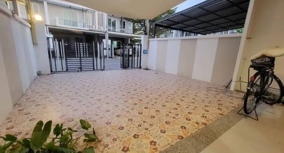 For rent 3 bedrooms villa in Mueang Chiang Mai, Chiang Mai