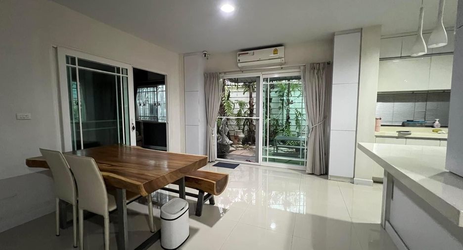 For rent 4 bedrooms house in Mueang Chiang Mai, Chiang Mai
