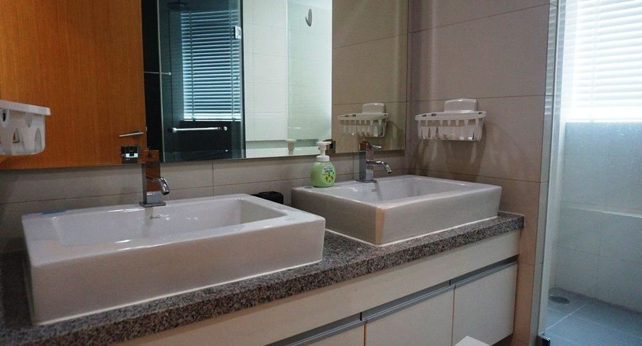 ขาย 2 ห้องนอน คอนโด ใน คลองเตย, กรุงเทพฯ
