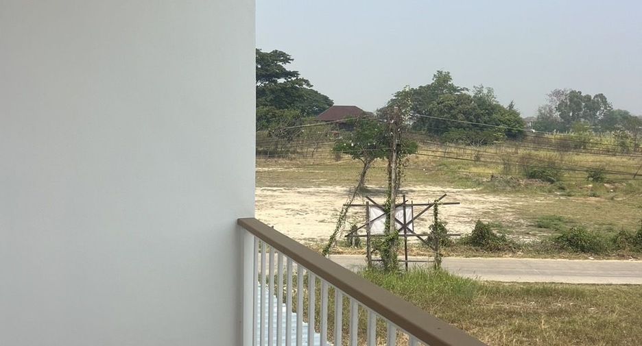 For sale 3 bedrooms townhouse in Doi Saket, Chiang Mai