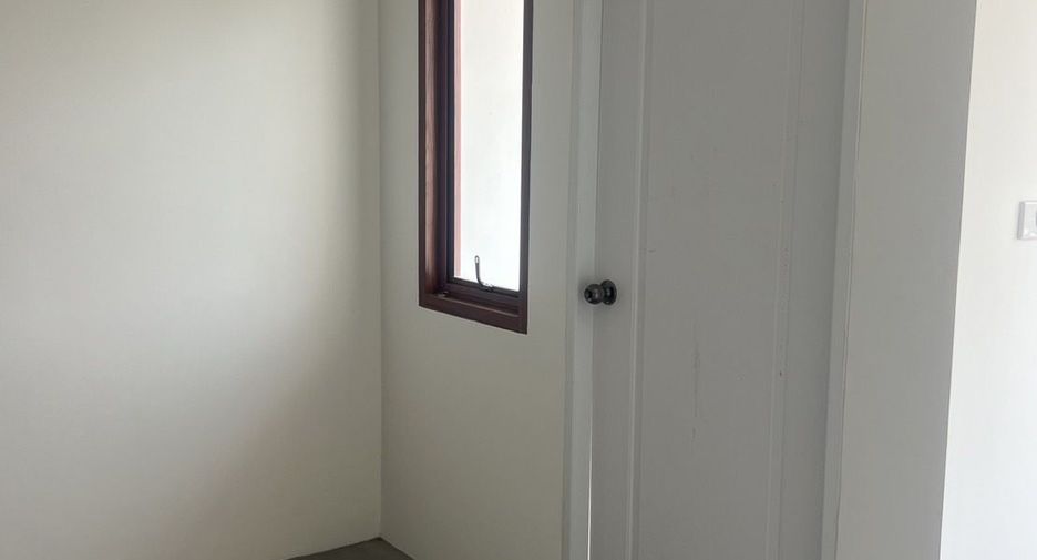 For sale 3 bedrooms townhouse in Doi Saket, Chiang Mai