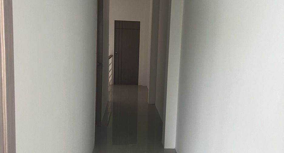 For sale 3 bedrooms townhouse in Doi Saket, Chiang Mai