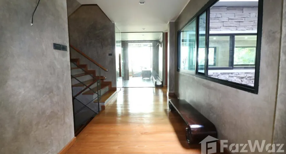 Продажа 5 спальни дом в Mueang Chiang Mai, Чианг Маи