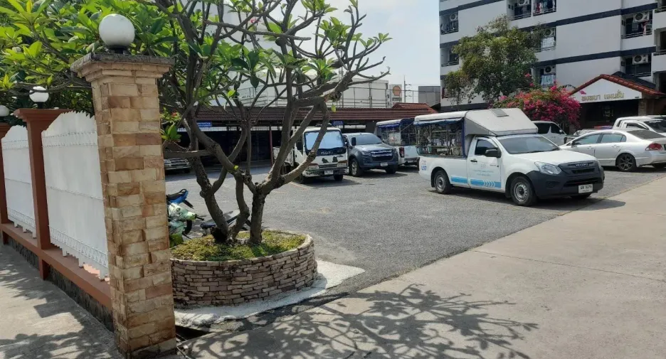 For sale 100 bedrooms hotel in Wang Thonglang, Bangkok