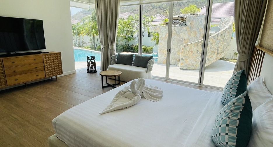 For sale 7 bedrooms villa in Hua Hin, Prachuap Khiri Khan