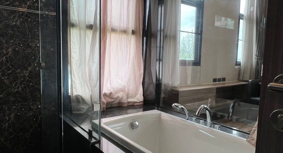 For rent 2 bedrooms condo in Mueang Chiang Mai, Chiang Mai