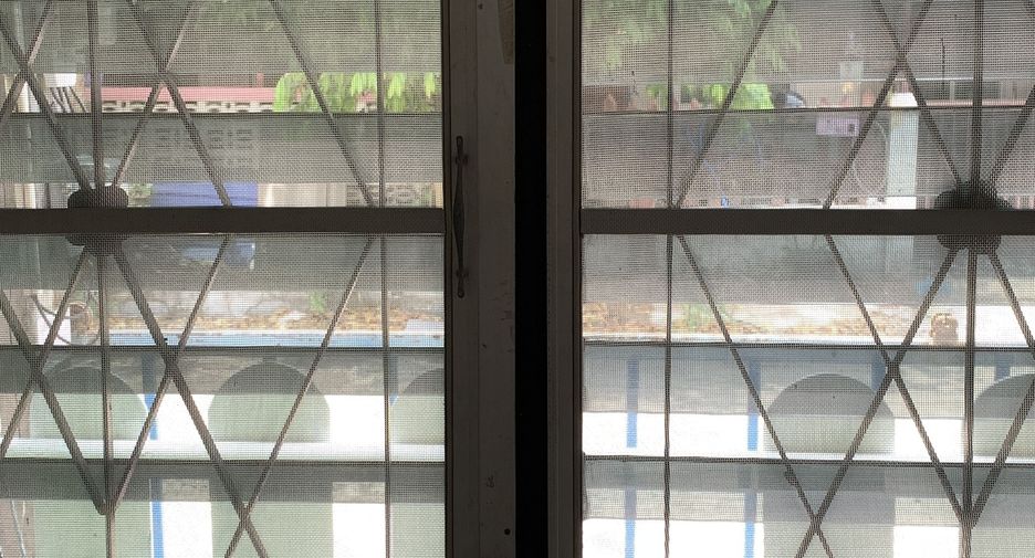 出售 2 卧室 联排别墅 在 Si Racha, Chon Buri