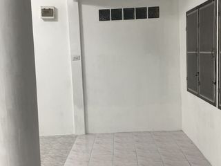 出售 2 卧室 联排别墅 在 Si Racha, Chon Buri