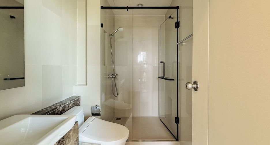 For sale and for rent studio condo in Khlong San, Bangkok