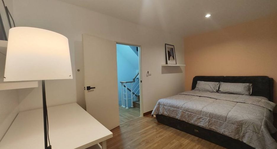 For sale and for rent 3 bedrooms townhouse in Prawet, Bangkok