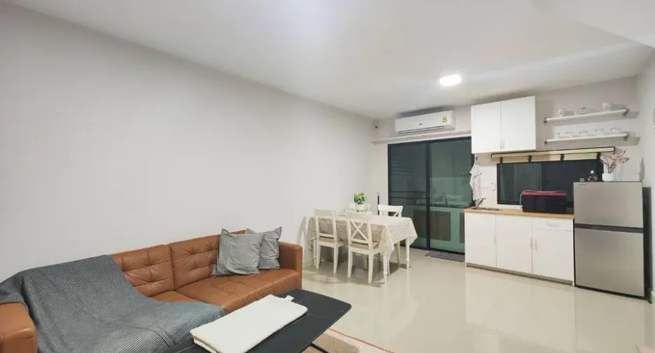 For sale and for rent 3 bedrooms townhouse in Prawet, Bangkok