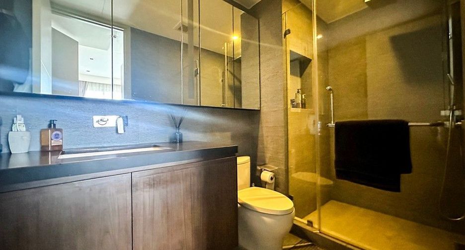 For sale 2 bedrooms condo in Khlong Toei, Bangkok