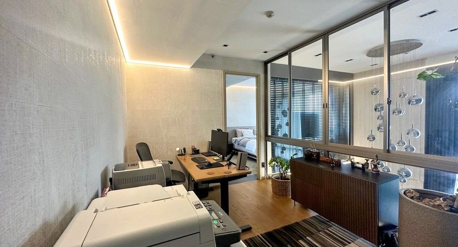 For sale 2 bedrooms condo in Khlong Toei, Bangkok