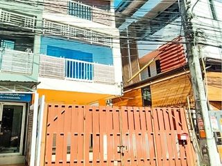 For sale 2 bedrooms townhouse in Mueang Chiang Mai, Chiang Mai