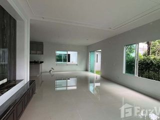 Casa en venta de 4 habitaciones en Khlong Sam Wa, Bangkok