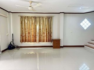 Haus zur Miete mit 2 Zimmer in Bang Lamung, Chonburi