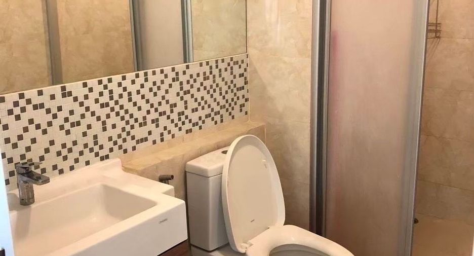 For sale 1 bed condo in Pom Prap Sattru Phai, Bangkok