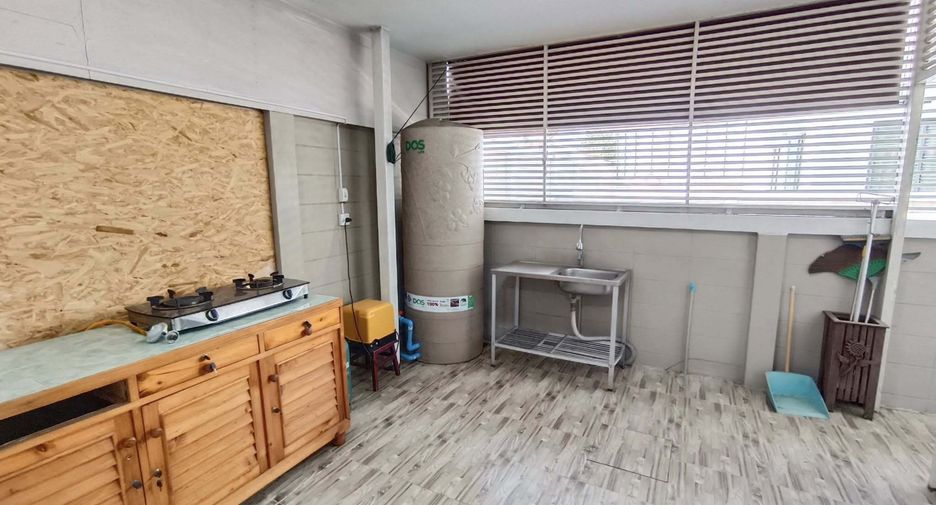 For sale 3 bedrooms townhouse in Mueang Chiang Mai, Chiang Mai