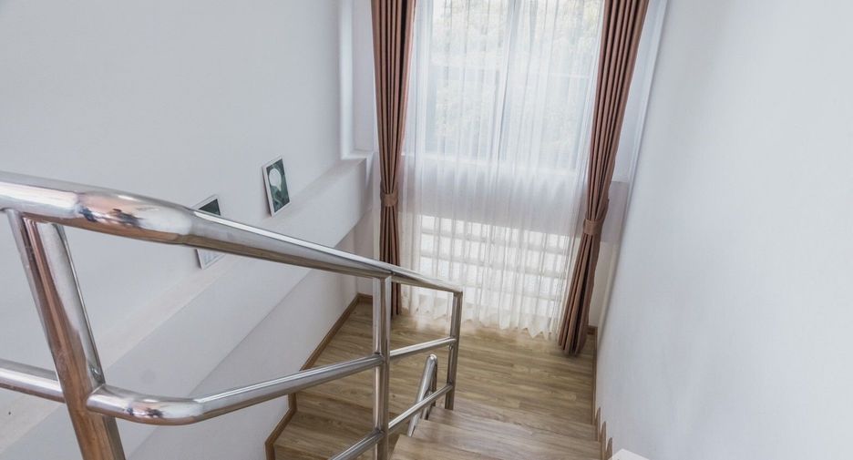 For sale and for rent 4 bedrooms villa in Saraphi, Chiang Mai