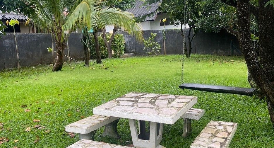 For sale and for rent 4 bedrooms villa in Saraphi, Chiang Mai