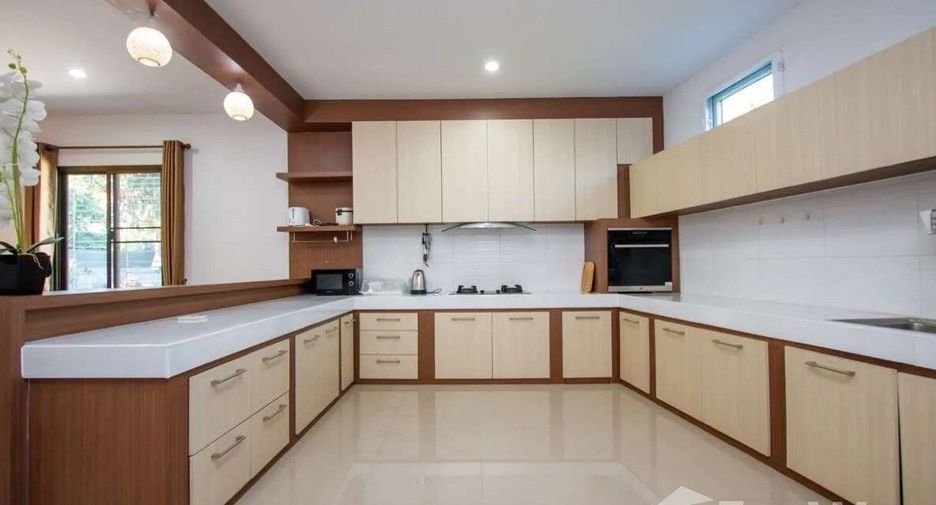 For sale and for rent 4 bedrooms villa in Saraphi, Chiang Mai