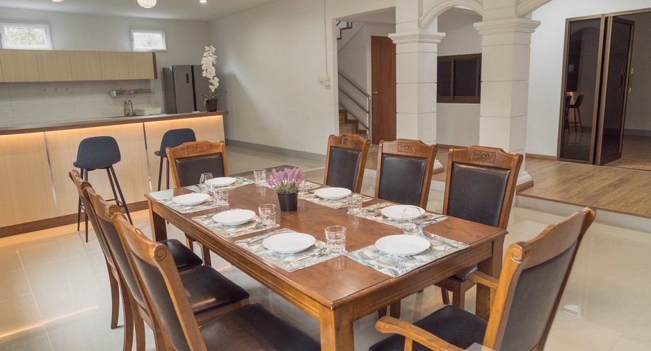 For sale and for rent 4 bedrooms villa in Saraphi, Chiang Mai