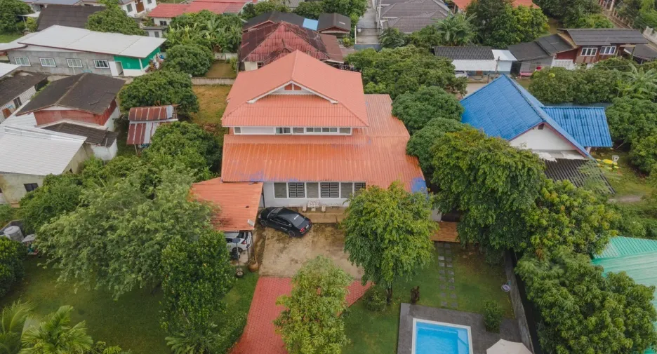 For sale and for rent 4 bedrooms villa in Saraphi, Chiang Mai