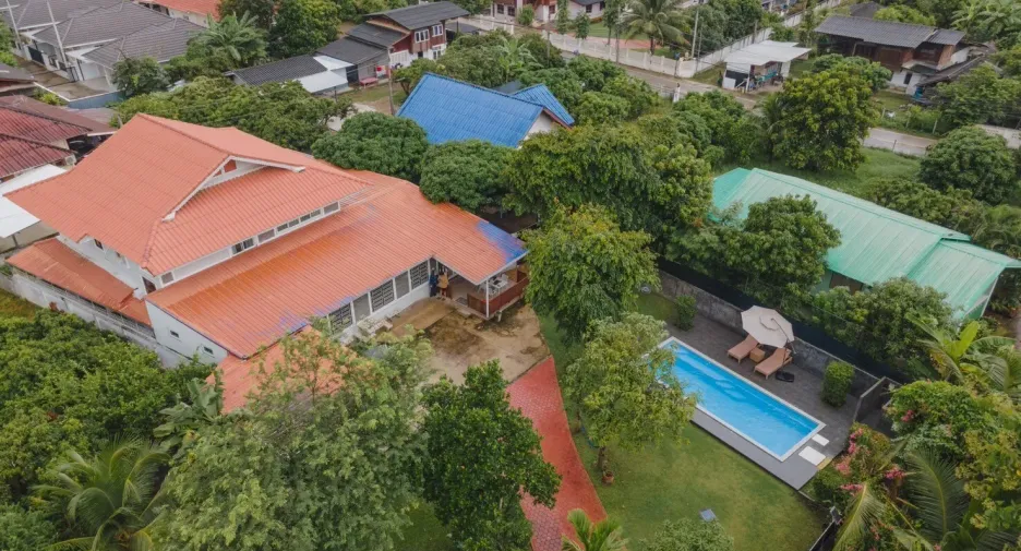 For sale and for rent 4 bedrooms villa in Saraphi, Chiang Mai