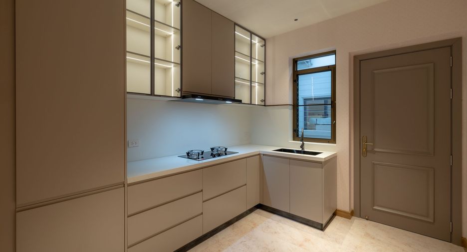 Villa en venta de 5 habitaciones en Saraphi, Chiang Mai
