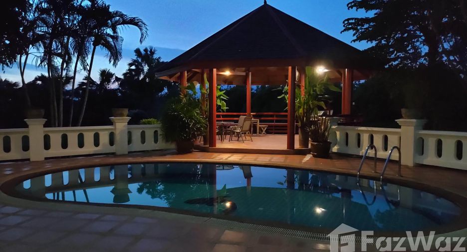 For sale 4 bedrooms villa in Saraphi, Chiang Mai