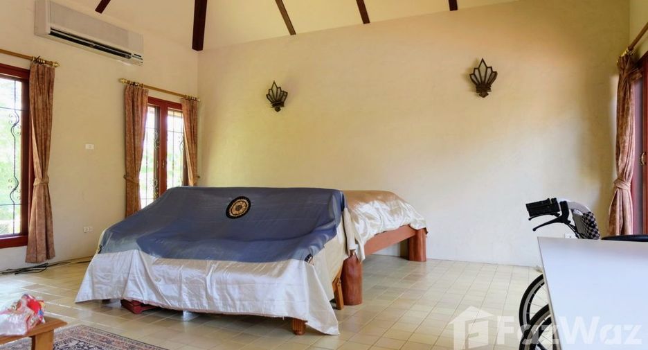 For sale 4 bedrooms villa in Saraphi, Chiang Mai